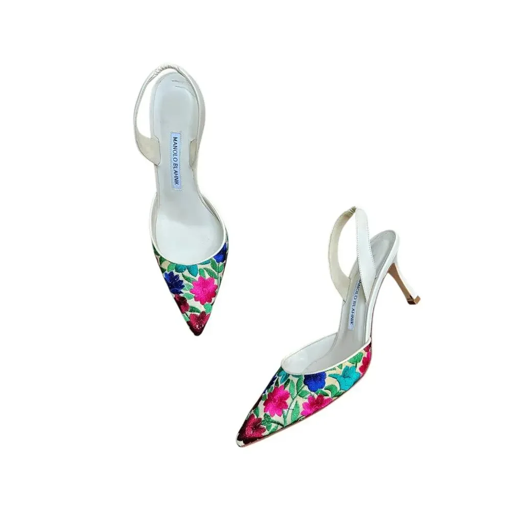 Manolo Blahnik Kitten Heels Embroidered Slingback - Size 39 EU - Picture 5 of 9